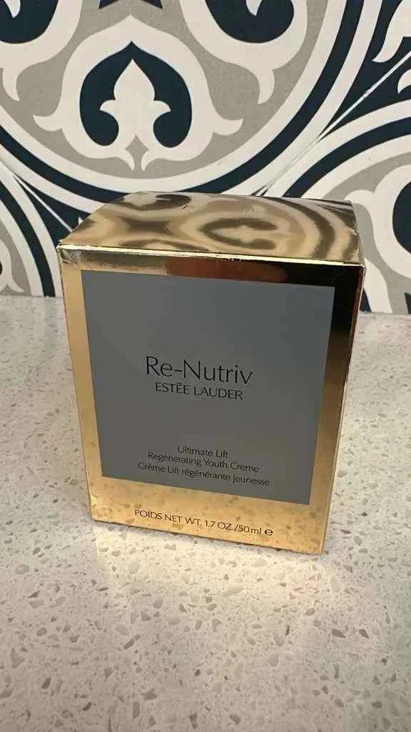 Estée Lauder Re-Nutriv Ultimate Lift Regenerating Youth Cream for Women 1.7 Oz / 50ml