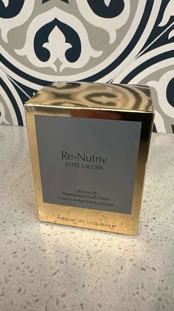 Estée Lauder Re-Nutriv Ultimate Lift Regenerating Youth Cream – 1.7 oz (50 mL)