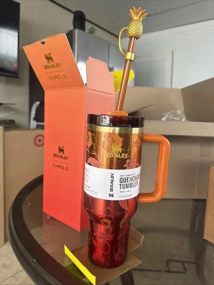 Stanley 1913 x KAROL G Quencher H2.0 FlowState Tumbler 40oz (1.18L) – Limited Edition with Handle & Straw